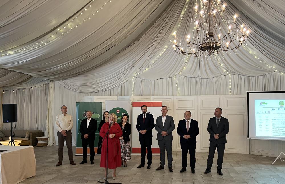 Zdjęcie galerii artykułu:  - 2_Partnerzy podpisujący Porozumienie o zawiązaniu Partnerstwa Lokalnego